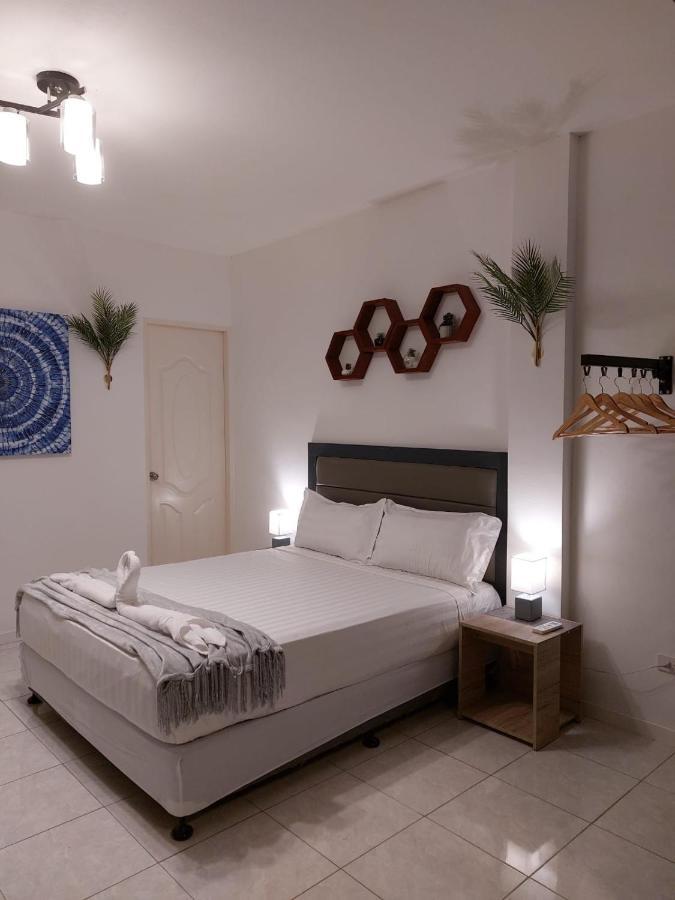 Bonsai Jacuzzi Suites Panglao Extérieur photo